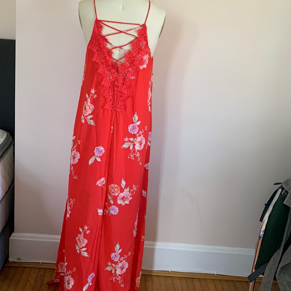 Open back lace maxi dress